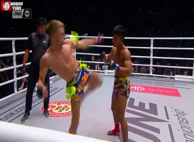 Video :This Muay Thai fighter is unbeatable!